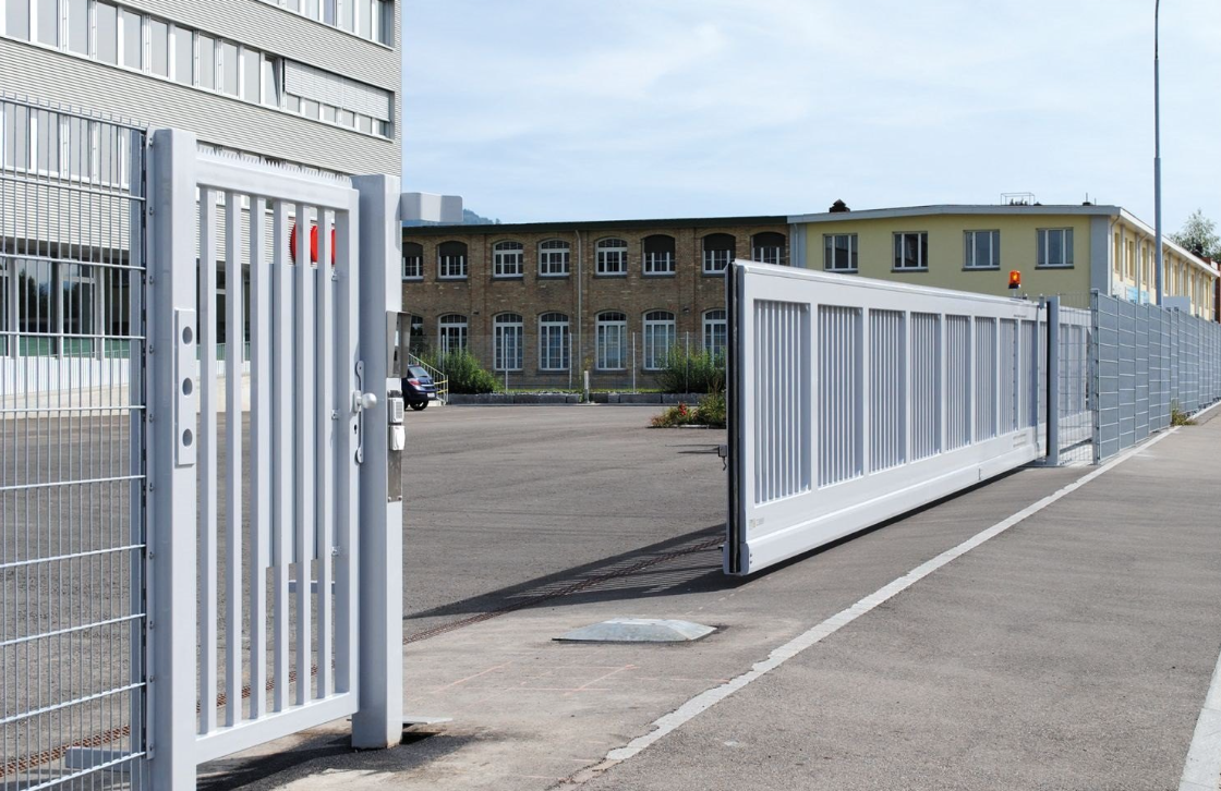 commercial gate repair